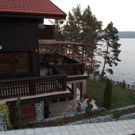Villa Iskar Lake Residence By Bookvillabg Shtarkelovo Gnezdo Luaran gambar