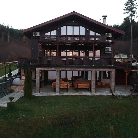 Villa Iskar Lake Residence By Bookvillabg Shtarkelovo Gnezdo Luaran gambar