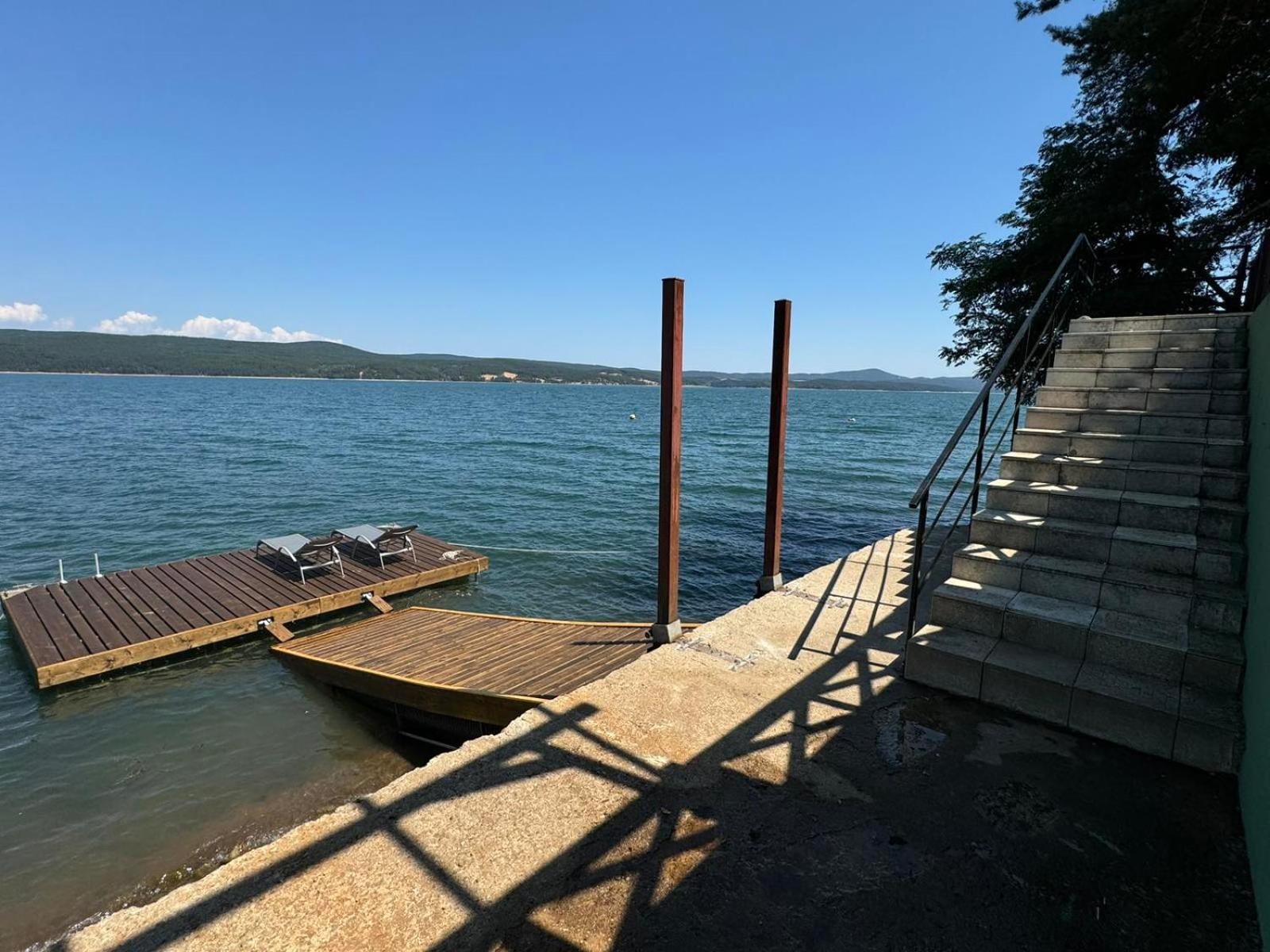 Villa Iskar Lake Residence By Bookvillabg Shtarkelovo Gnezdo Luaran gambar