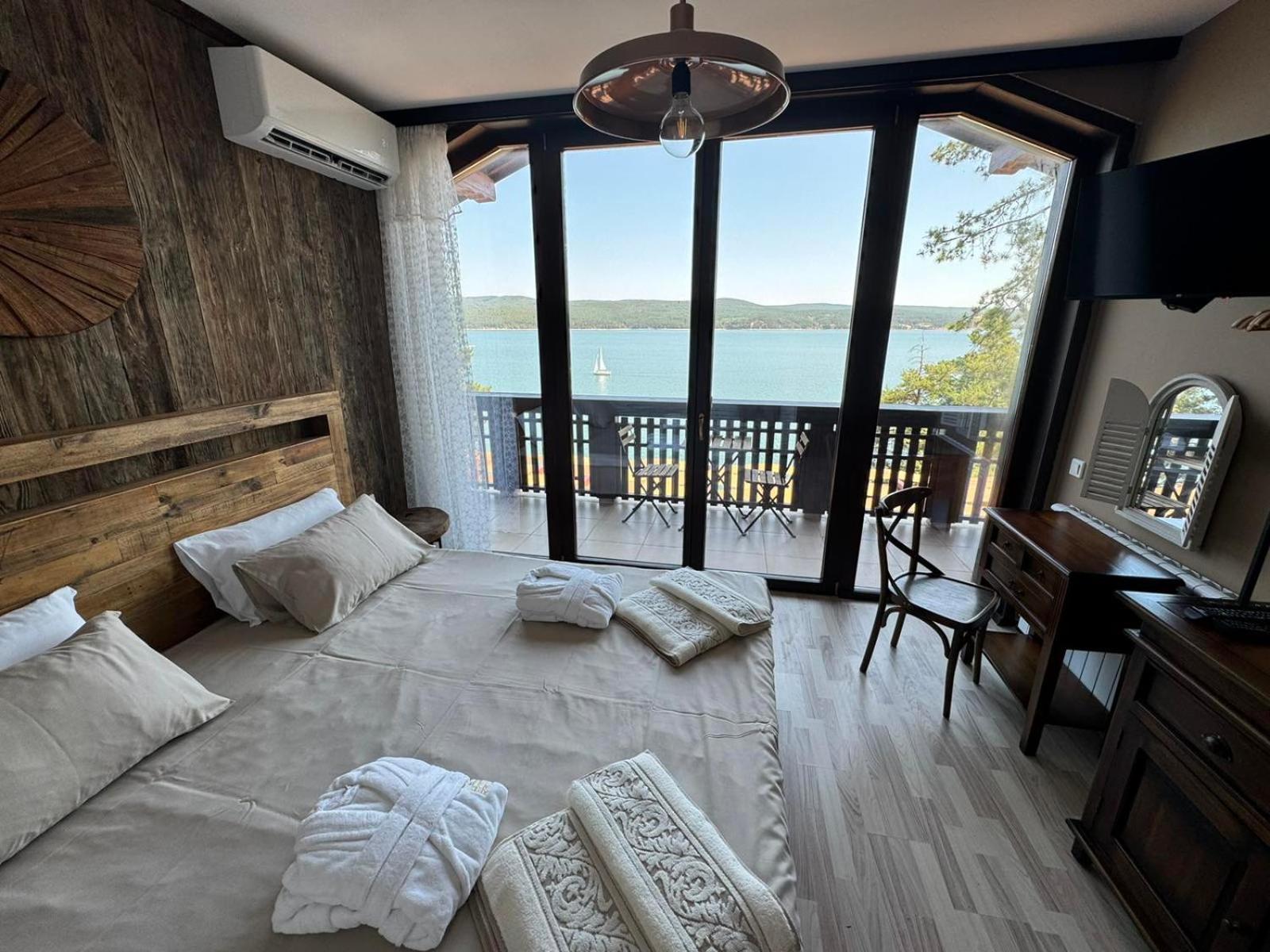 Villa Iskar Lake Residence By Bookvillabg Shtarkelovo Gnezdo Luaran gambar