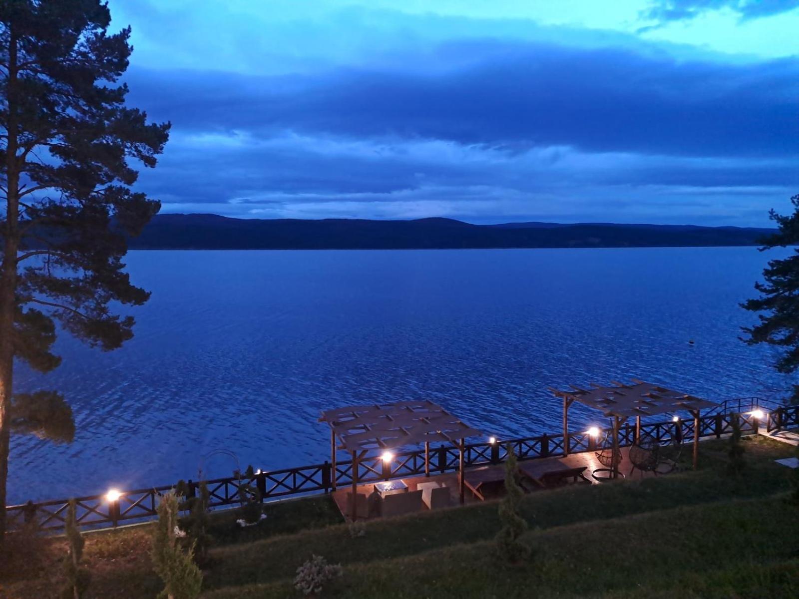 Villa Iskar Lake Residence By Bookvillabg Shtarkelovo Gnezdo Luaran gambar