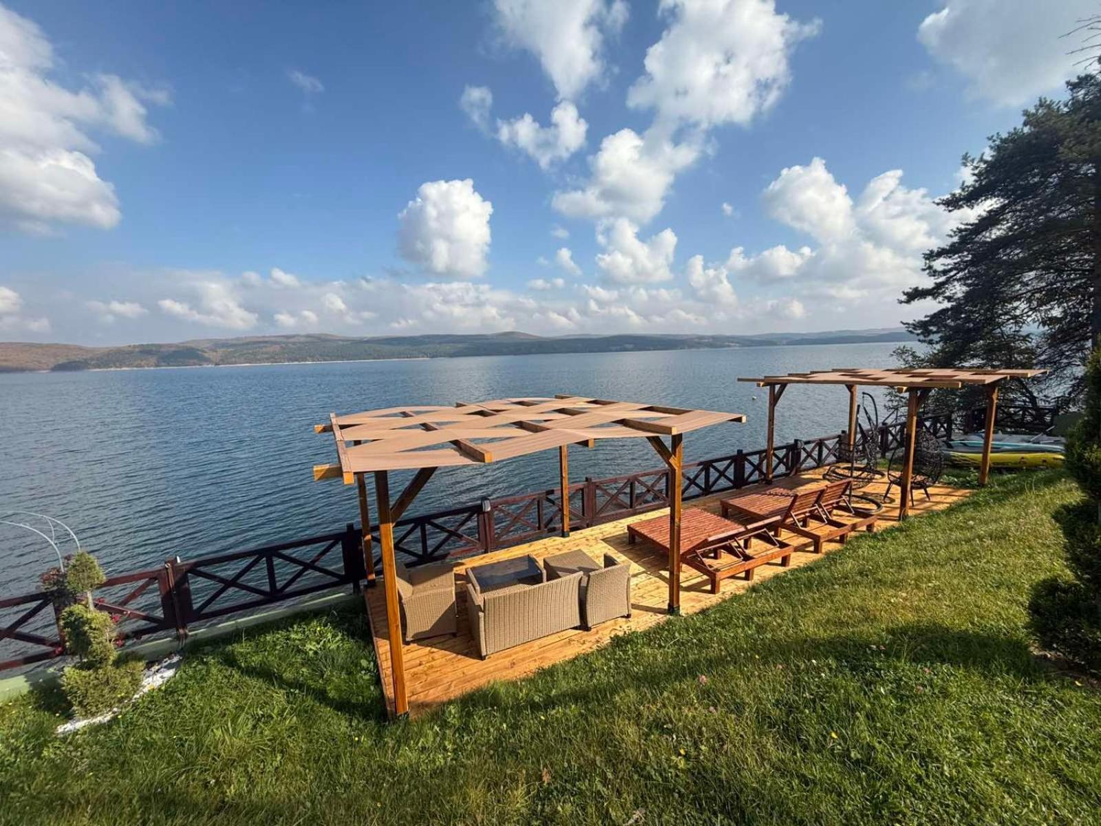 Villa Iskar Lake Residence By Bookvillabg Shtarkelovo Gnezdo Luaran gambar